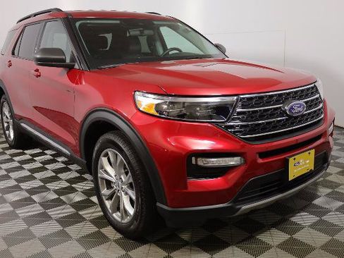 Certified 2024 Ford Explorer XLT w/ Equipment Group 202A AWD/4WD image 4