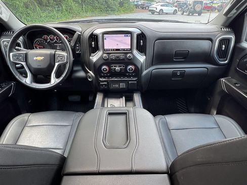 Used 2022 Chevrolet Silverado 1500 LTZ w/ LTZ Premium Package AWD/4WD image 38