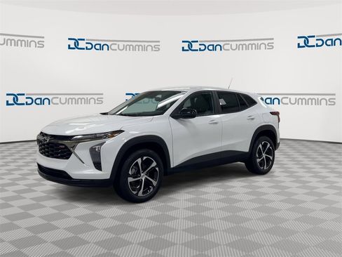 New 2026 Chevrolet Trax RS image 4