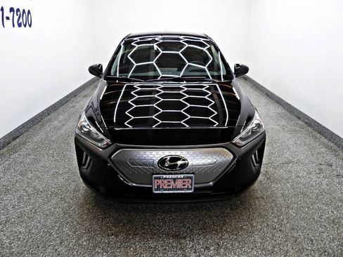 Used 2020 Hyundai Ioniq SE image 2