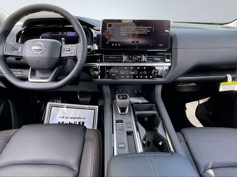 New 2026 Nissan Pathfinder SL image 6