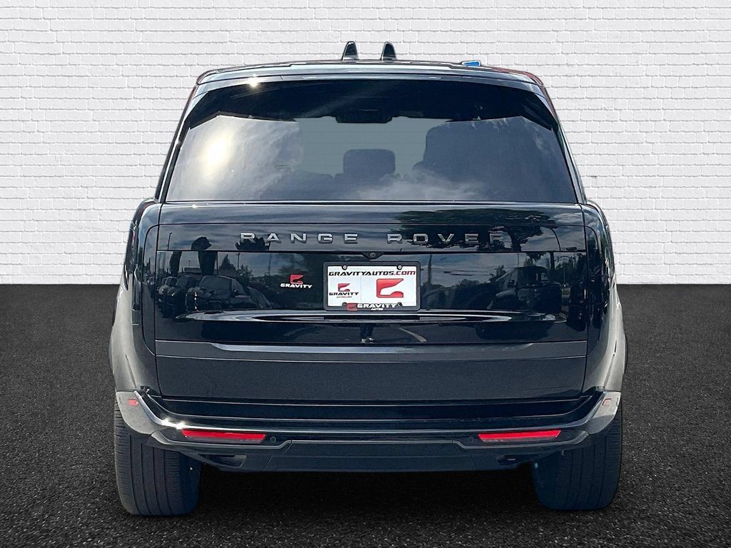 Used 2025 Land Rover Range Rover SE AWD/4WD image 6