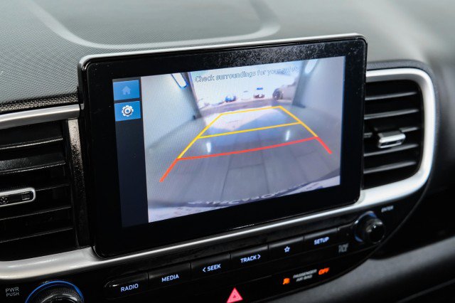 Used 2024 Hyundai Venue SEL FWD image 21
