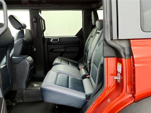 Used 2024 Ford Bronco Outer Banks w/ Sasquatch Package image 21