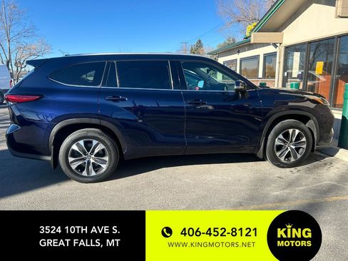 Used 2022 Toyota Highlander XLE image 1