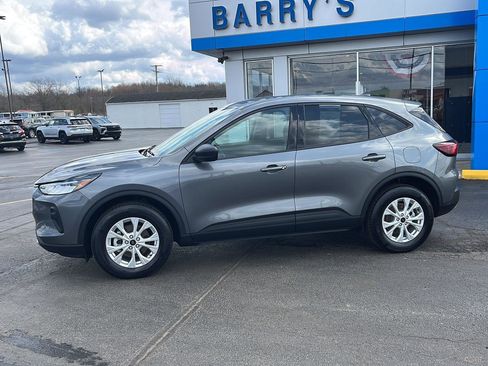 Used 2025 Ford Escape Active w/ Cold Weather Package image 2