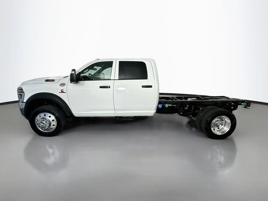 New 2026 RAM 5500 Tradesman w/ Chrome Appearance Group AWD/4WD image 4