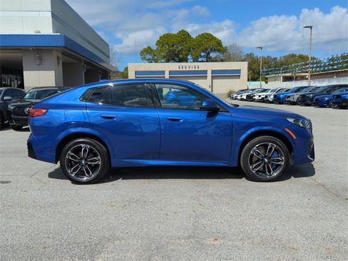 Used 2025 BMW X2 xDrive28i w/ M Sport Package image 3
