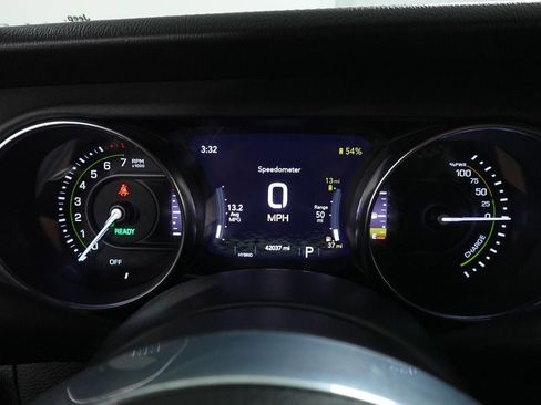Used 2022 Jeep Wrangler Unlimited Sahara w/ Cold Weather Group AWD/4WD image 18