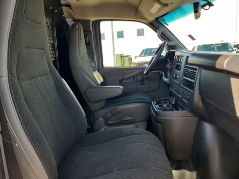 Used 2025 Chevrolet Express 2500 w/ Driver Convenience Package RWD image 18