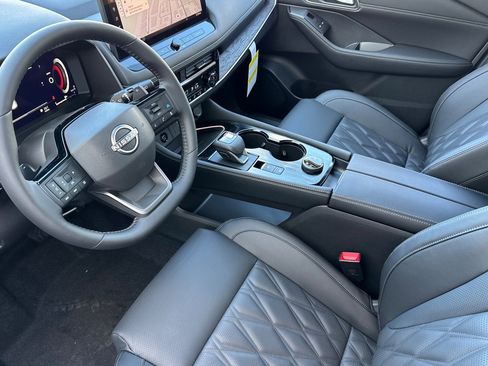 New 2026 Nissan Rogue Platinum AWD/4WD image 7