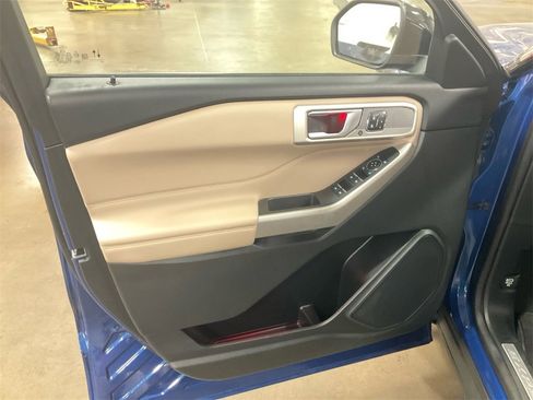 Used 2023 Ford Explorer Limited image 23