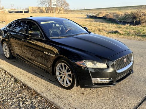 Used 2016 Jaguar XJ R-Sport image 2