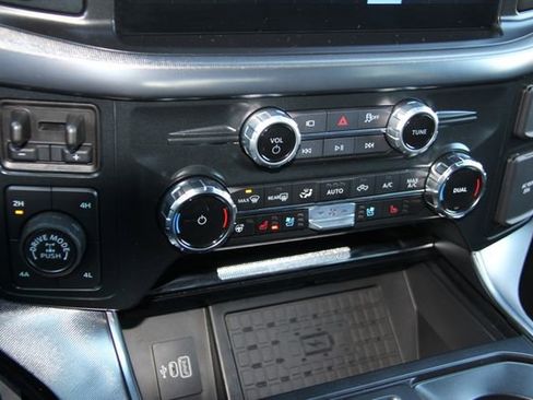 Used 2025 Ford F150 Platinum AWD/4WD image 38