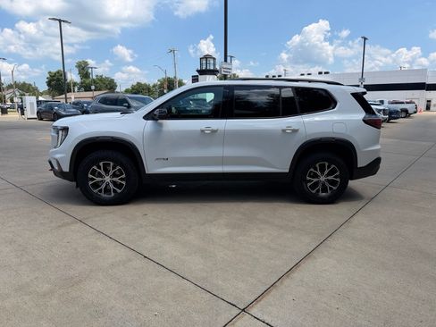 Used 2024 GMC Acadia AT4 w/ Luxury Package AWD/4WD image 8