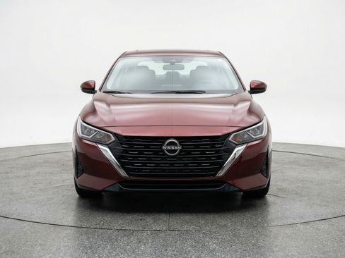 Used 2025 Nissan Sentra SV FWD image 2