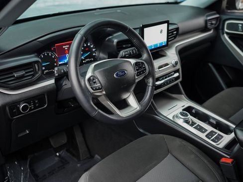 Used 2023 Ford Explorer XLT image 20