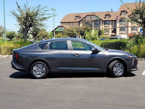 New 2026 Kia K4 FWD image 3