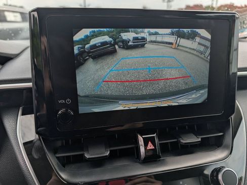 Used 2025 Toyota Corolla LE FWD image 19