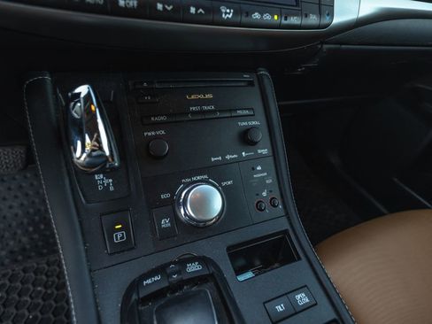 Used 2013 Lexus CT 200h w/ Premium Pkg w/Navigation image 9