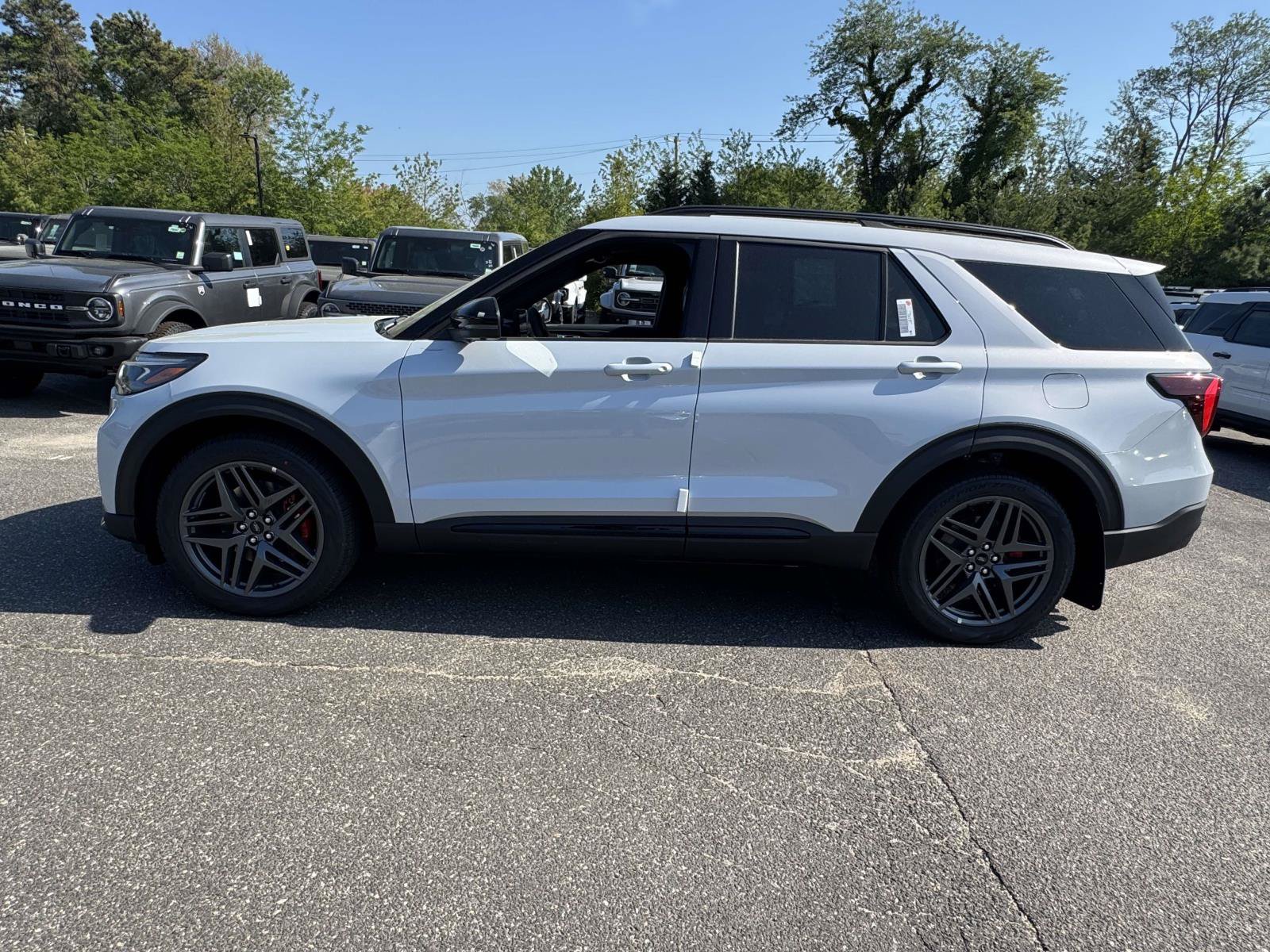 New 2026 Ford Explorer Tremor w/ Tremor Ultimate Package AWD/4WD image 4