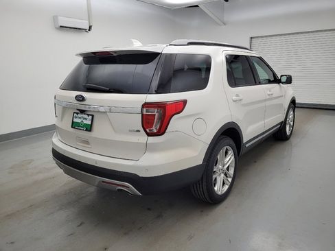 Used 2016 Ford Explorer XLT w/ Equipment Group 202A AWD/4WD image 9