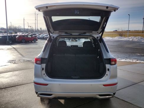 Used 2024 Mitsubishi Outlander SE image 16