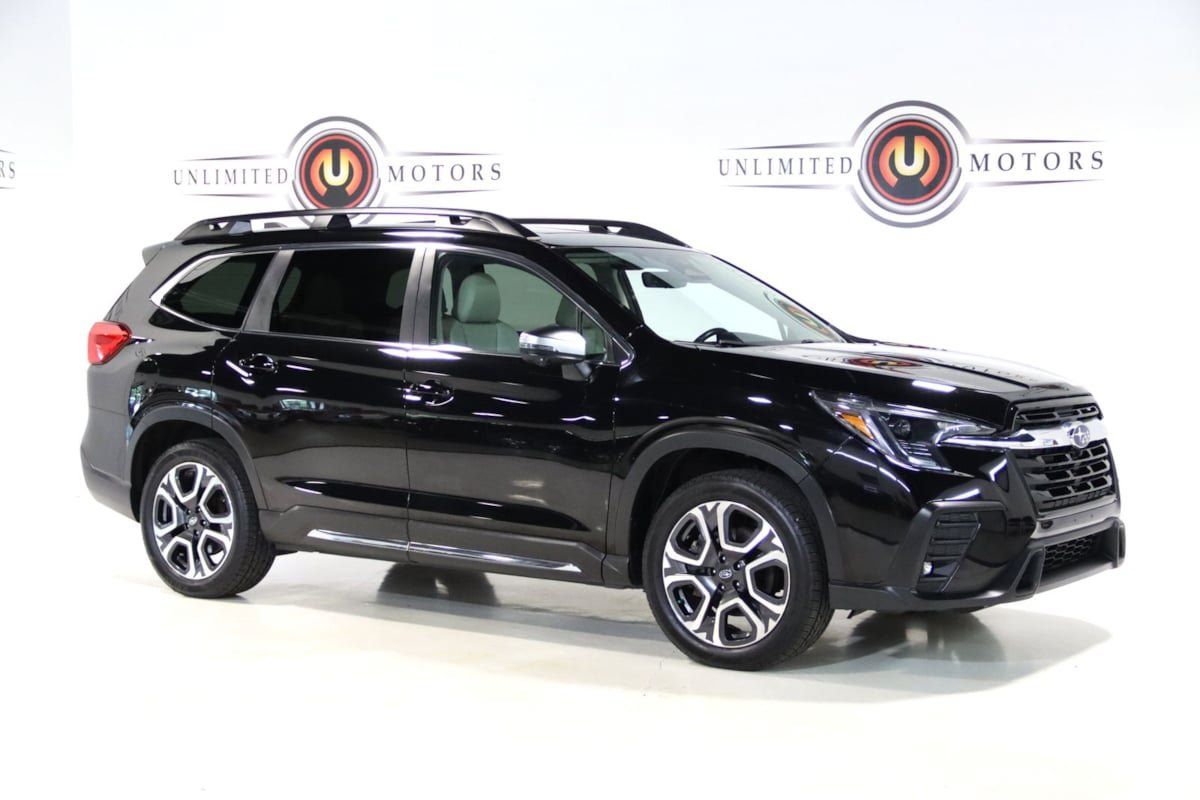 Used 2023 Subaru Ascent Limited w/ Technology Package AWD/4WD image 6