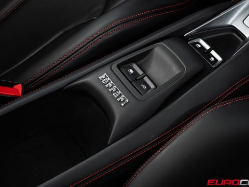 Used 2021 Ferrari F8 Tributo RWD image 37