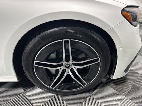 Used 2025 Mercedes-Benz E 350 4MATIC Sedan image 9