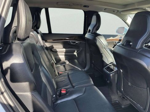Used 2019 Volvo XC90 T6 Momentum w/ Advanced Package AWD/4WD image 13