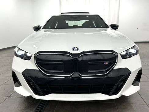Used 2025 BMW i5 M60 w/ Premium Package image 7