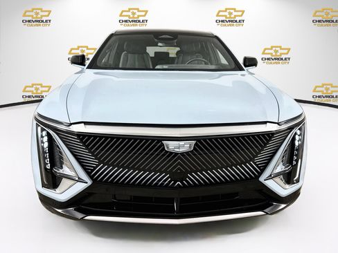 Used 2024 Cadillac Lyriq Tech AWD/4WD image 2