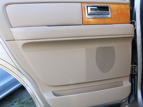 Used 2008 Lincoln Navigator 4WD image 34