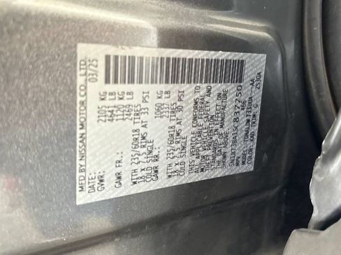 Used 2025 Nissan Rogue SV FWD image 33
