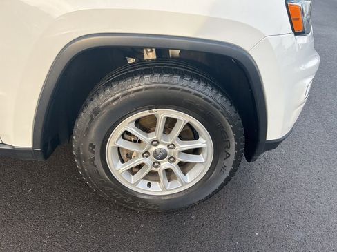 Used 2020 Jeep Grand Cherokee Laredo image 24