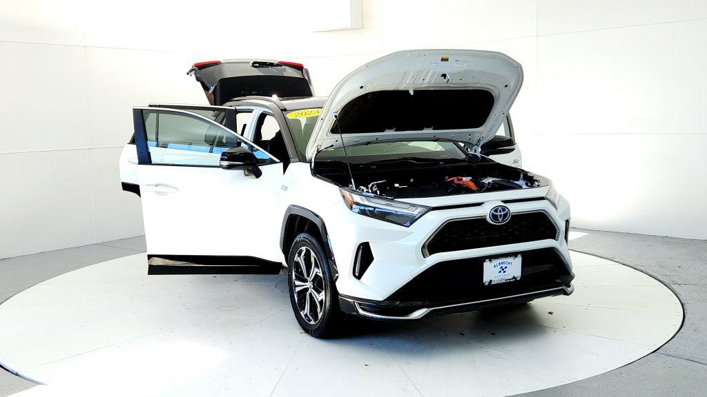 Used 2023 Toyota RAV4 XSE w/ Weather Package AWD/4WD image 9
