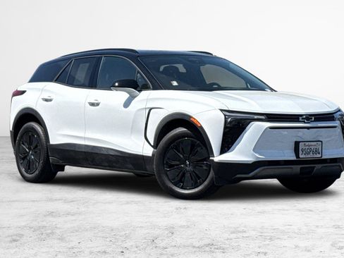 Used 2025 Chevrolet Blazer EV LT w/ Midnight/Sport Edition FWD image 2