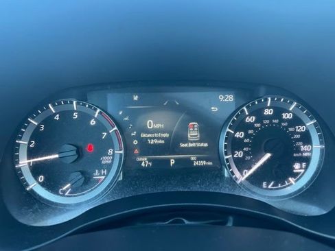 Used 2023 Toyota Highlander XLE AWD/4WD image 10