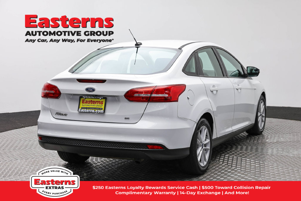 Used 2018 Ford Focus SE w/ Cold Weather Package FWD image 6