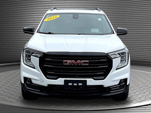 Used 2022 GMC Terrain SLT w/ Infotainment Package II AWD/4WD image 2