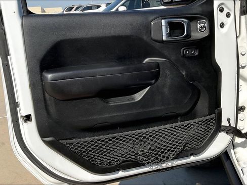 Used 2020 Jeep Gladiator Sport w/ Quick Order Package 24S image 21