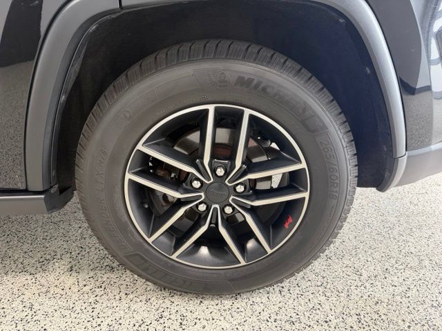 Used 2019 Jeep Grand Cherokee Trailhawk w/ Trailhawk Luxury Group AWD/4WD image 33