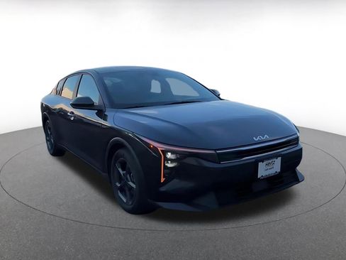 Used 2025 Kia K4 FWD image 3