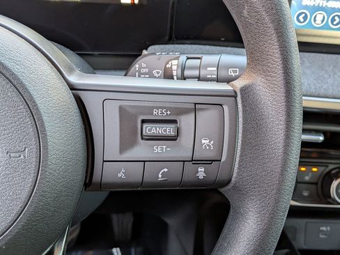 Used 2025 Nissan Kicks SV w/ SV Premium Package image 20