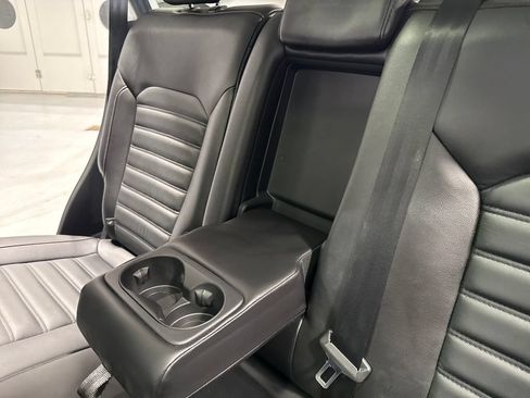 Used 2017 Ford Edge SEL w/ Equipment Group 201A AWD/4WD image 40