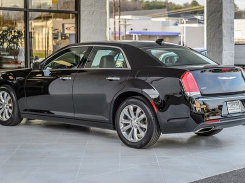 Used 2020 Chrysler 300 Limited image 7
