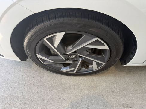 Used 2025 Hyundai Elantra SEL FWD image 30