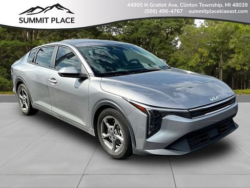 Certified 2025 Kia K4 FWD image 1