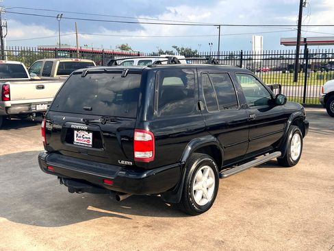 Used 2001 Nissan Pathfinder LE image 6
